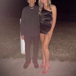 Chic Black One-Shoulder Dress